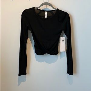 BNWT Alo cover long sleeve top